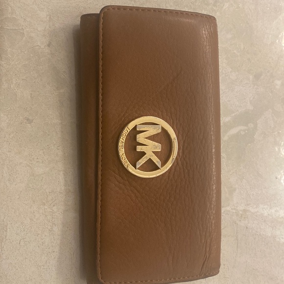Micheal Kors wallet - Picture 1 of 3
